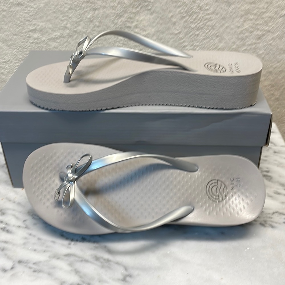 Vionic Beach Silver Thong Flip Flop Sandals 8